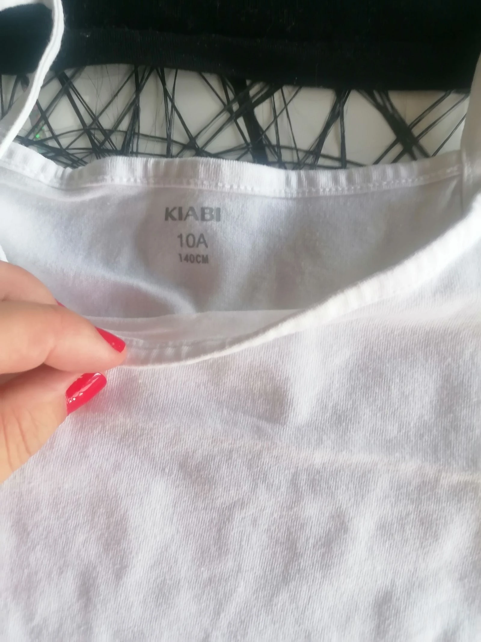 2 black and white strap tank tops Size 10 years 👧🏻 – photo 3
